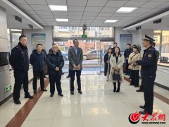 让代表委员们对法律工做有了更深切、更全面的